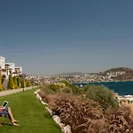 Aparthotel Aktur
