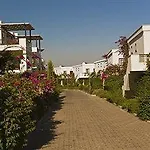 Aparthotel Aktur