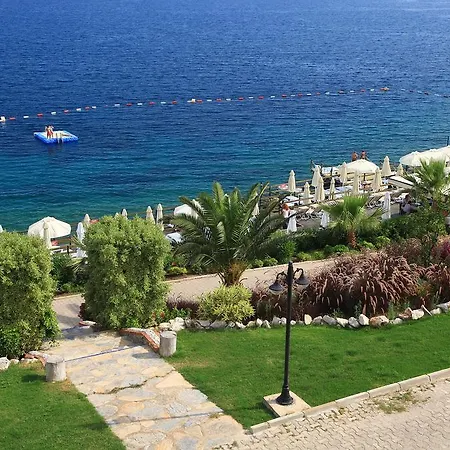 阿卡特尔公寓式酒店 3*