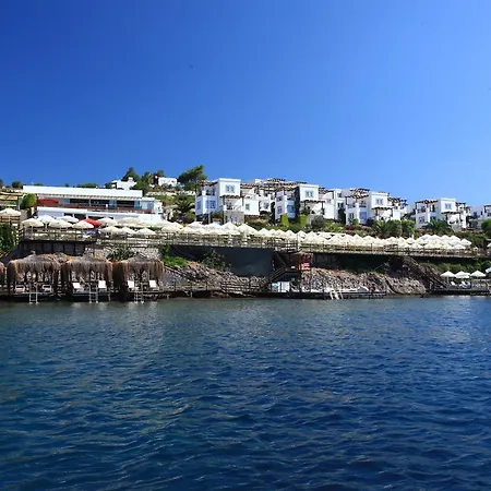 Aktur Aparthotel 3*