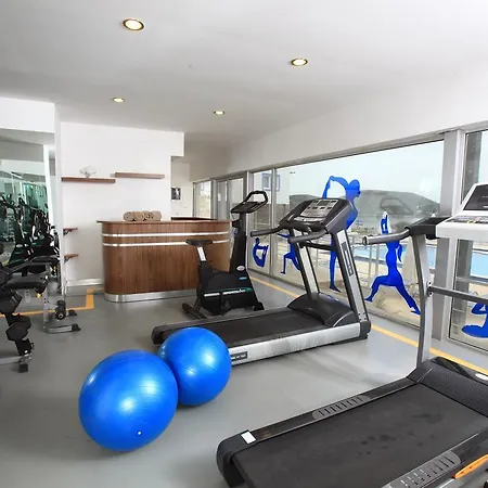 阿卡特尔公寓式酒店 3* 比特兹