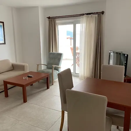 Aktur Apartahotel 3*