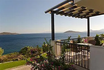 阿卡特尔公寓式酒店 3*