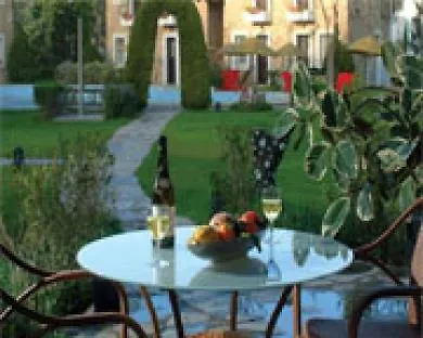 阿卡特尔公寓式酒店 3* 比特兹