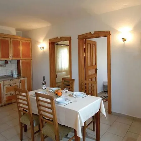 阿卡特尔公寓式酒店 3*